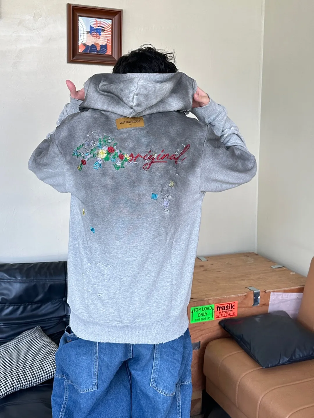 Louis Vuitton/Louis Vuitton 25Fw back floral embroidered washed hole hooded sweatshirt